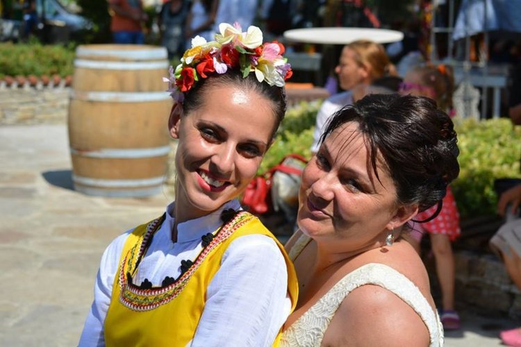 Феерия от багри, вкусове и ритми в Ивайловград