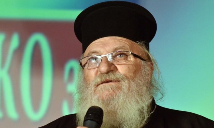 Приютите на отец Иван останаха без храна и дърва за огрев