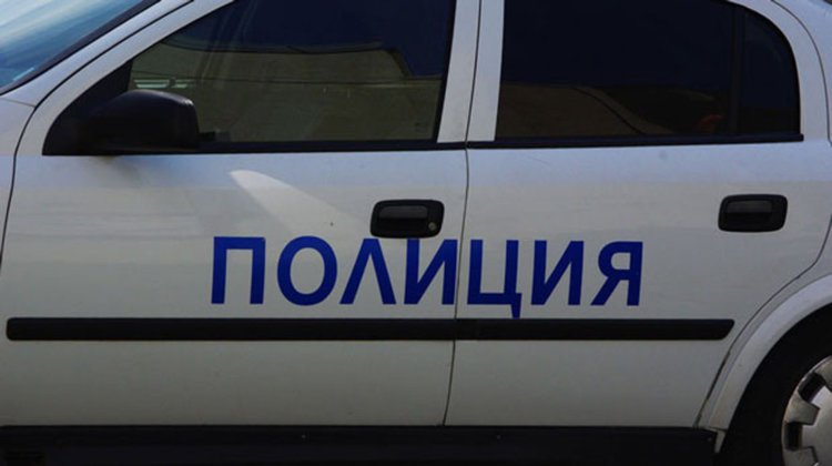 Жена остана без телефон докато се разкрасява