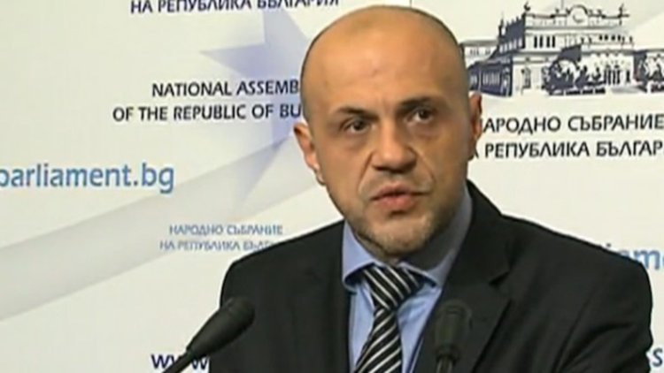 Дончев: В момента няма риск да ни спрат еврофондовете