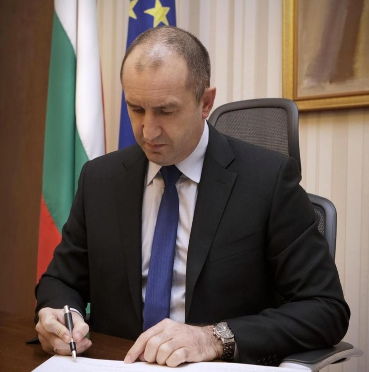 Президентът Радев назначава служебно правителство от 27 януари. Ето кои са в състава му 