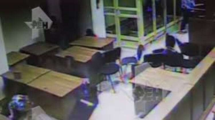 Ликвидираха банда при опит за бягство и престрелка в съда в Москва (видео)