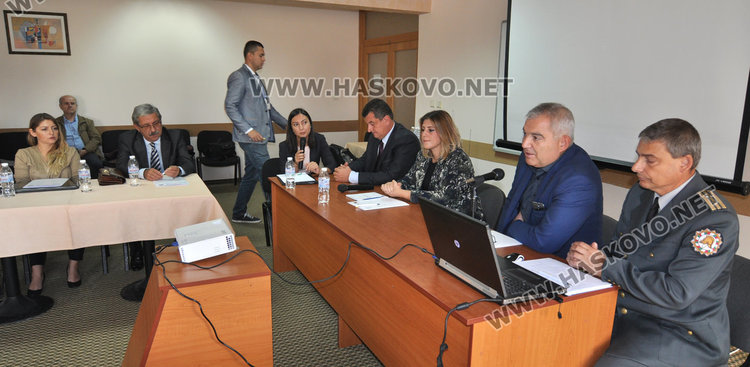 Купуват 3 пикапа и 36 комплекта екипировка за хасковската пожарна