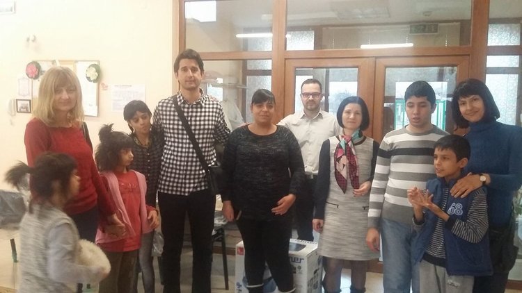 Зарадваха с дарение Центъра за настаняване в Черноконево