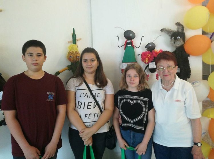  Отличиха децата от „ Клуб на радостта”  на национален пленер в Сливен