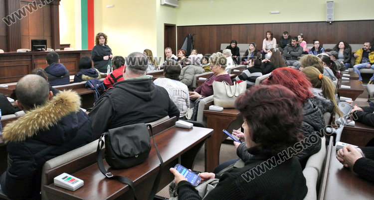 8 занаятчии на Първомартенския базар, изтеглиха останалите позиции с жребий