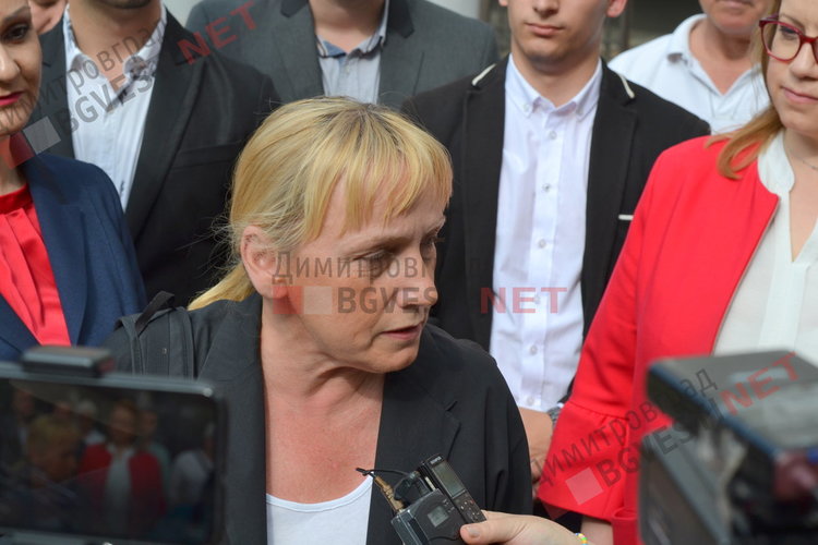 Елена Йончева посети Димитровград, коментира темите за бедността, корупцията, енергетиката и селското стопанство