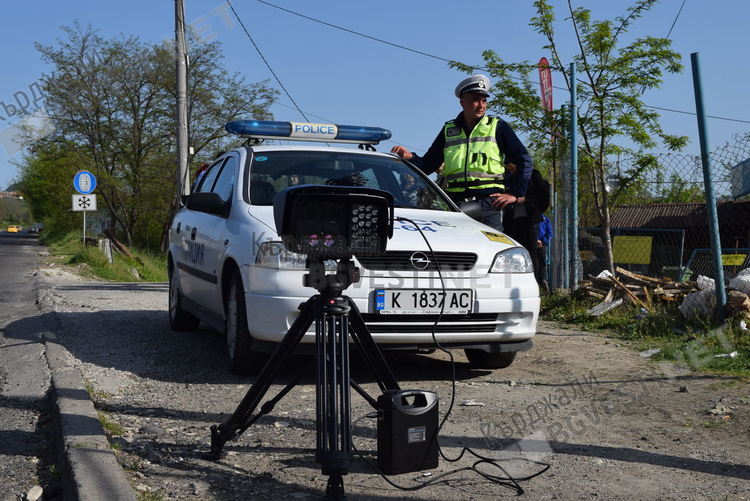 „Цивилен”автомобил на Пътна полиция ще патрулира по пътя за Маказа по празниците, залагат още пет камери за джигити