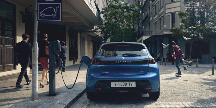 Търговците в ЕС с по-големи бонуси, ако продадат е-коли