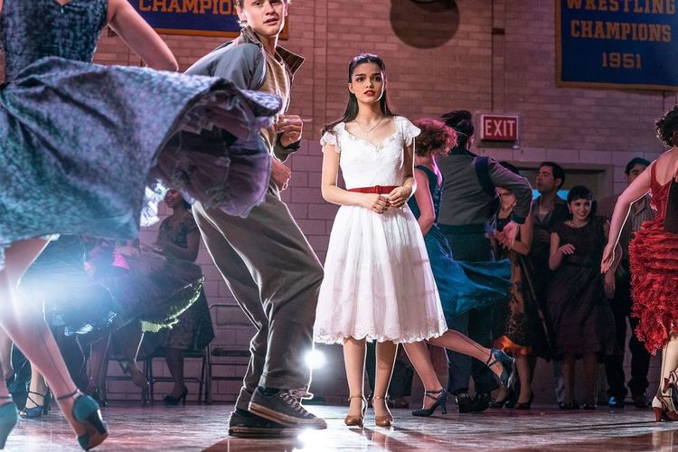 „Уестсайдска история“ на Стивън Спилбърг с първи 7 снимки