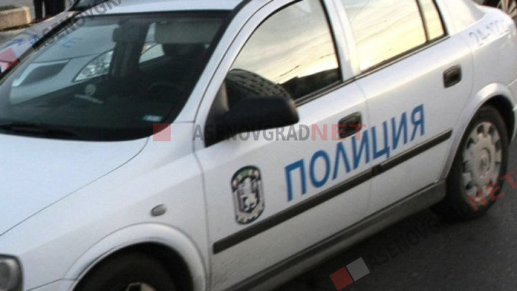 Моторист е в болница, след като се блъсна в знак на пътя Асеновград – Бачково