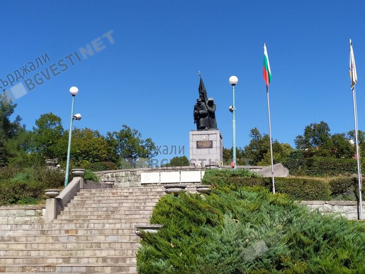 Без тържествен ритуал на 2 юни в Кърджали пред Паметника на Освободителите