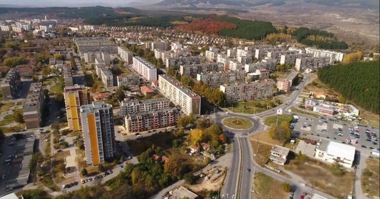 Перник празнува 91 годишнина с огнено шоу и кино на открито