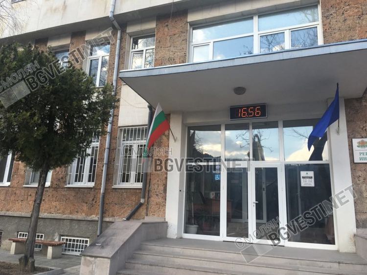 Трима позитивни с ковид-19 възрастни и 14-годишно дете са в болница с пневмония 