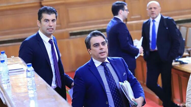 Петков и Василев: Без повече избори, България ще се управлява от коалиция!