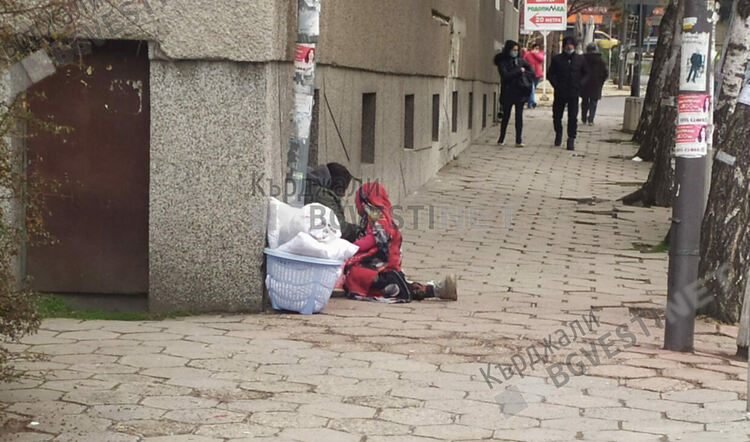 Кризата изкара на улицата в Кърджали бригади от просяци, използват и деца