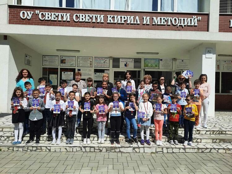 Медали за финалистите от СБНУ