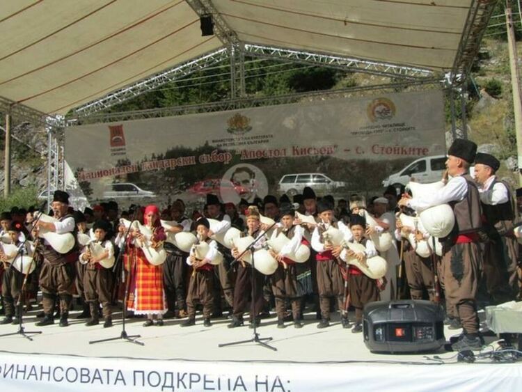 В Стойките откриват музей на гайдата в деня на гайдарския събор "Апостол Кисьов"
