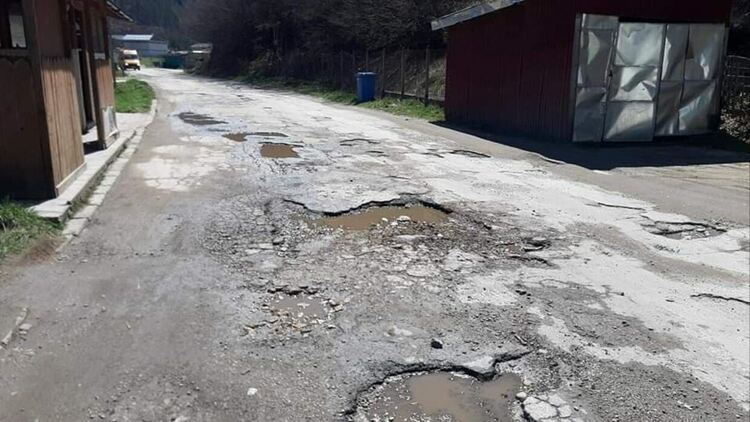 АПИ: В средата на август се възобновява ремонта на пътя Рудозем-Пловдивци
