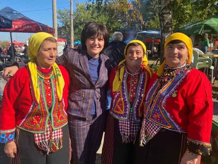 Жители на Аврен към Караянчева: Да седнем и да си оправим държавата!