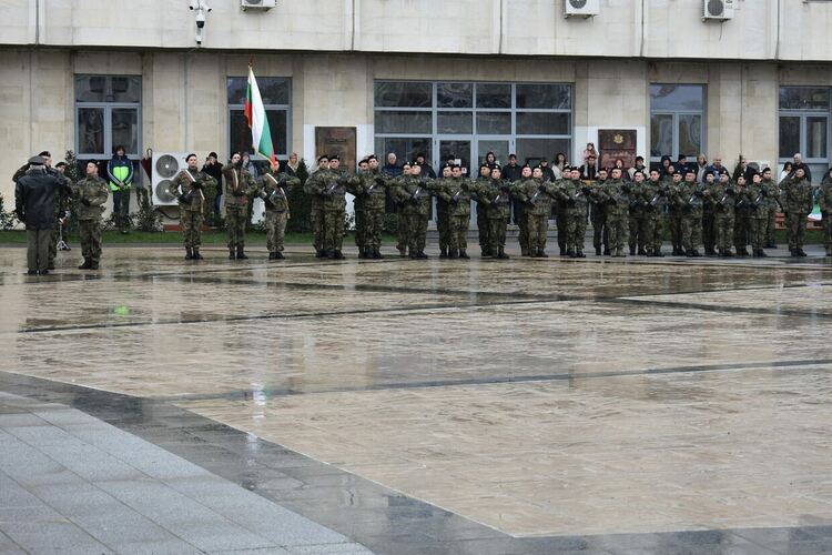 Асеновград чества Деня на Ракетните войски и Артилерията