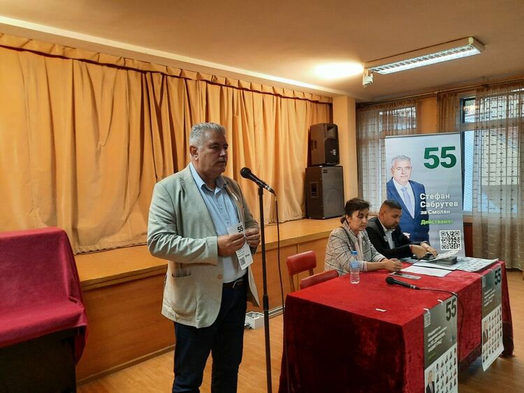 Жители на Устово: Като доведено дете на града сме, 12 години Общината ни пренебрегва