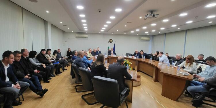 Областният управител инициира среща за законови промени на междуселищния транспорт в област Пловдив 
