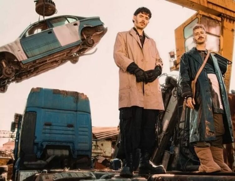 МОЛЕЦ с нова песен и пореден разпродаден концерт  