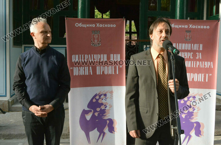 Захари Карабашлиев гостува на „Южна пролет“ в обновеното Кирково училище