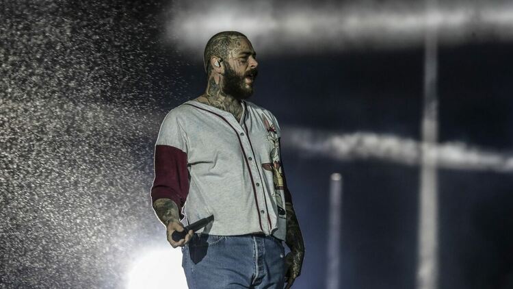 Post Malone oбедини сили с Blake Shelton за песента „Pour Me a Drink“