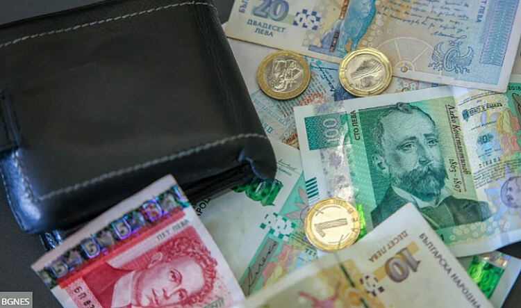 Анализ: Най-трудните за преодоляване дисбаланси в пенсионната система са заради спонтанни политически решения