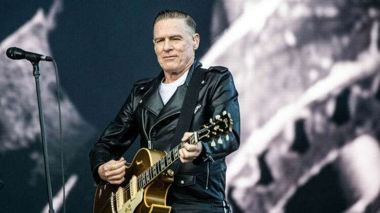 Bryan Adams включи София в световното си турне „Bare Bones Live“