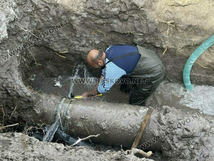 Отстраняват аварии в Димитровград и Харманли, работят по водопроводи за 11 села в Хасковско 