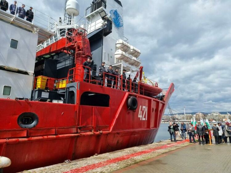 Научноизследователският кораб „Св. св. Кирил и Методий“ отваря врати за посетители в Несебър
