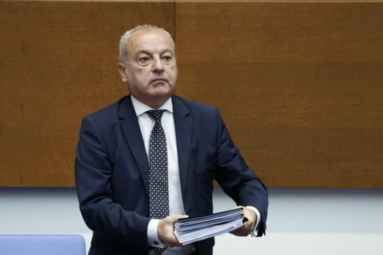 Гълъб Донев съкращава 5.8% от щата на Министерството на финансите