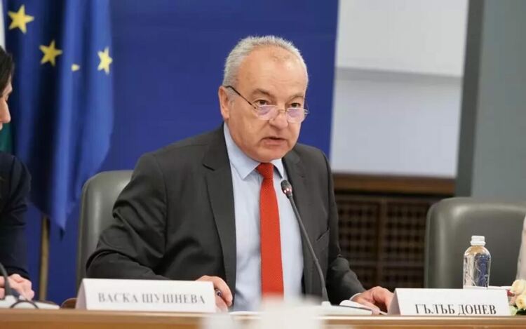 Минималната заплата ще се равнява по 50% от основната