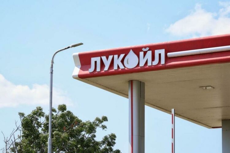 Пулев: Удължаването на лиценза на „Лукойл“ предотвратява шоково поскъпване на горивата
