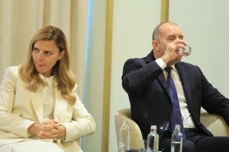 Програмата „Радев“: Мултивекторна външна политика с всички от Изток на Запад