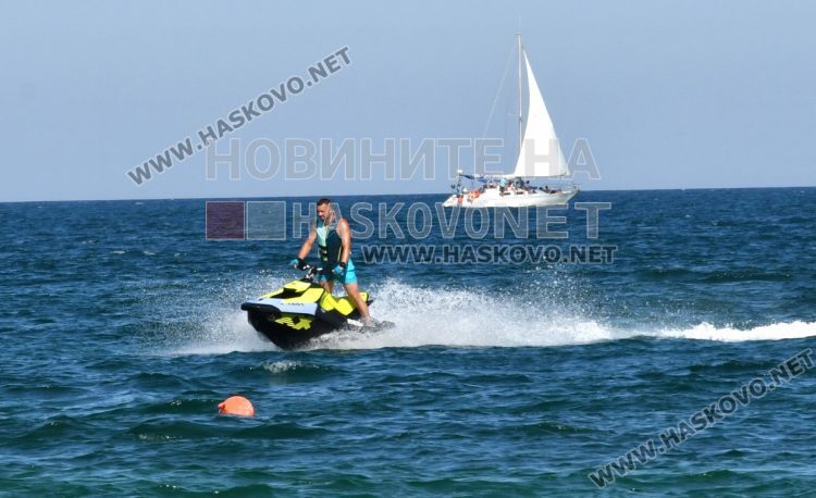 Слънчево и горещо