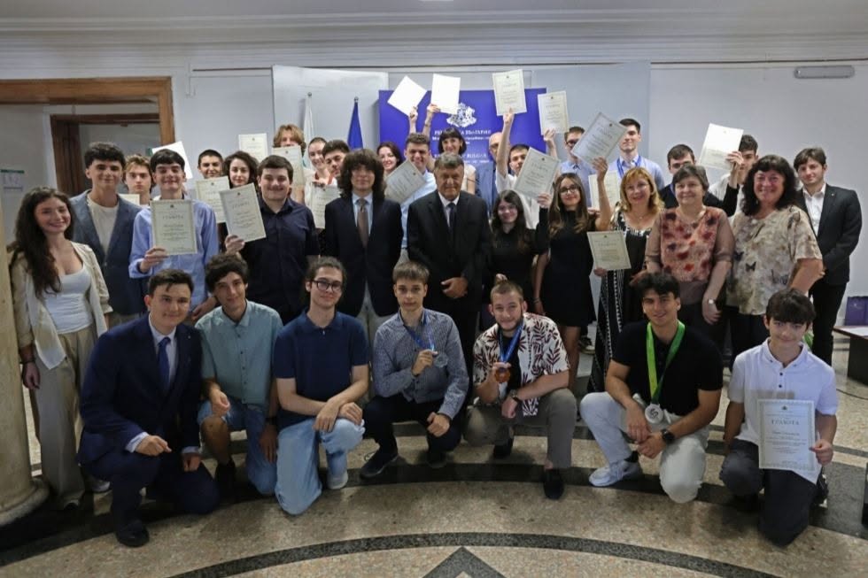 Заслужена награда за Георги Димитров  от СУ "ОТЕЦ ПАИСИЙ "в Кърджали