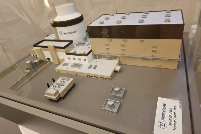 Проектът за новите реактори „олекна“ с близо 319 млн. евро и двама от борда