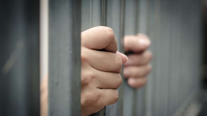 Задържаха 22 годишен за побой над баща му