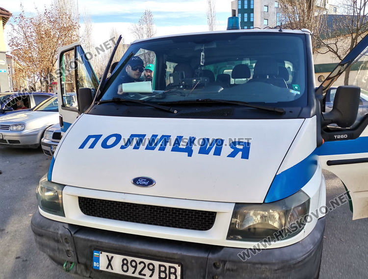 Издирват гастролиращ обирджия на църкви