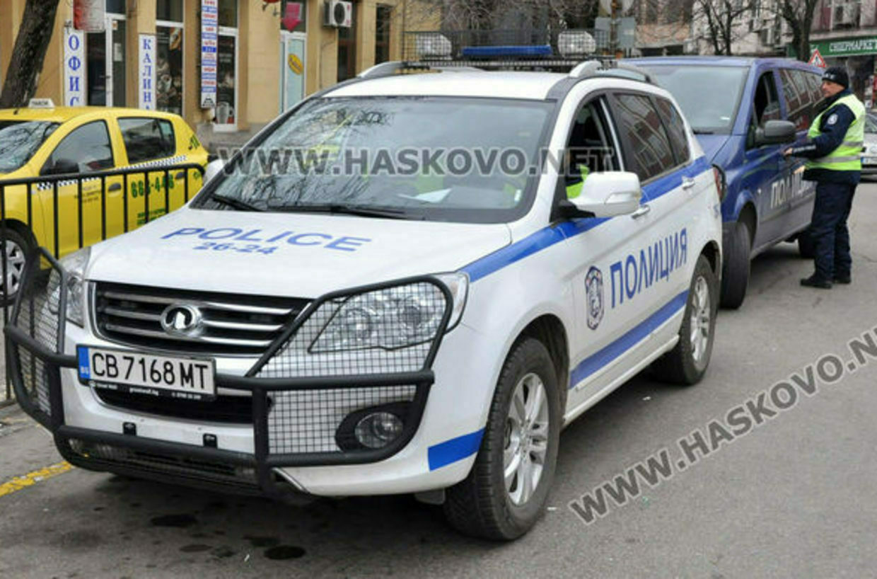 Трима са задаржани с наркотици в региона