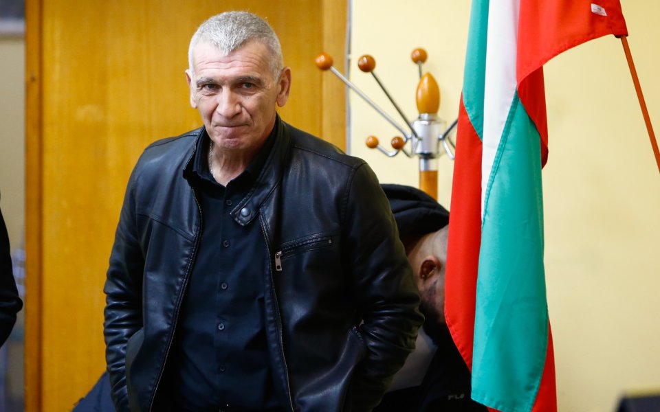 Край на войната в щангите