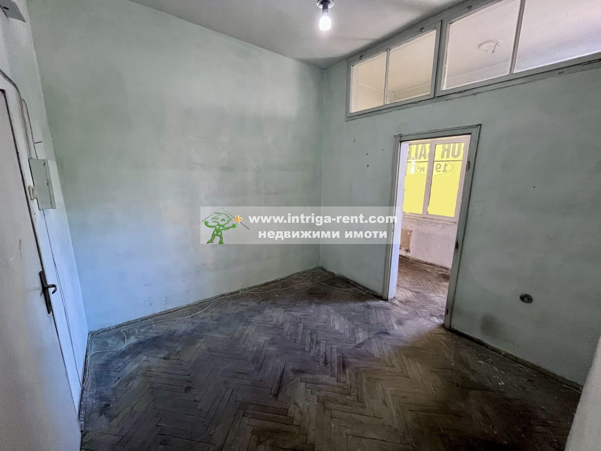 №4003 Голямо помещение за продажба, подходящо за офис или друг вид дейност, център Хасково