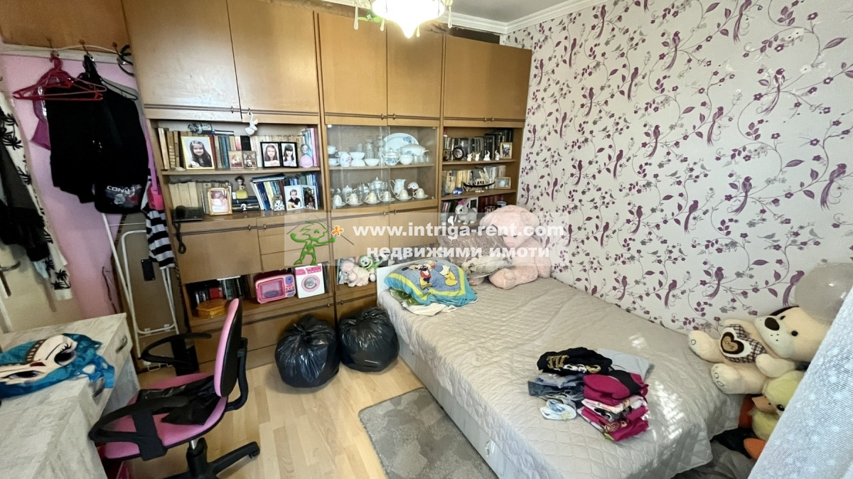 №4046 Двустаен апартамент с разширение - за продажба, квартал Любен Каравелов.