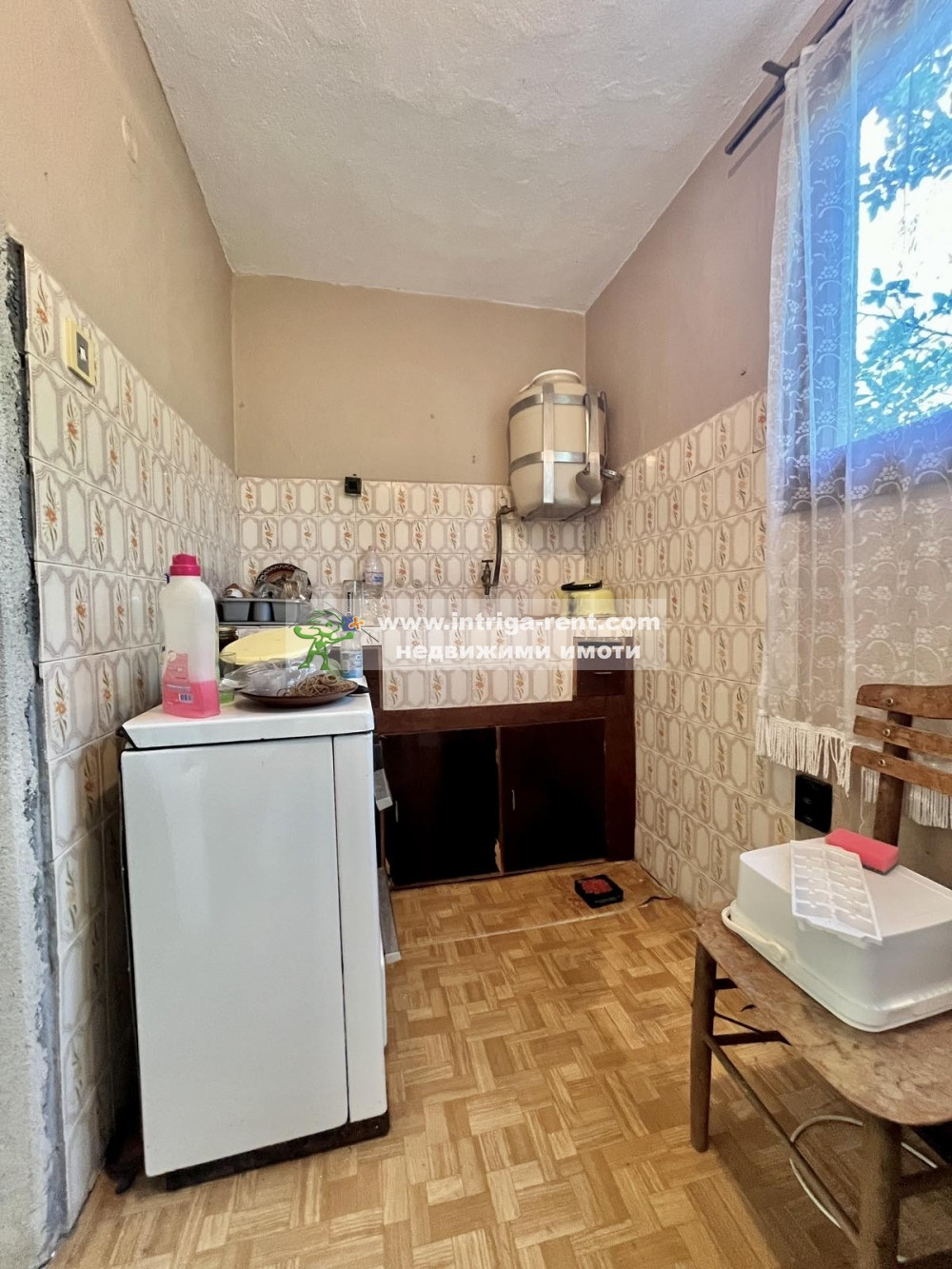 №4084 Двуетажна, слънчева вила с двор за продажба в квартал Кенана, Хасково!