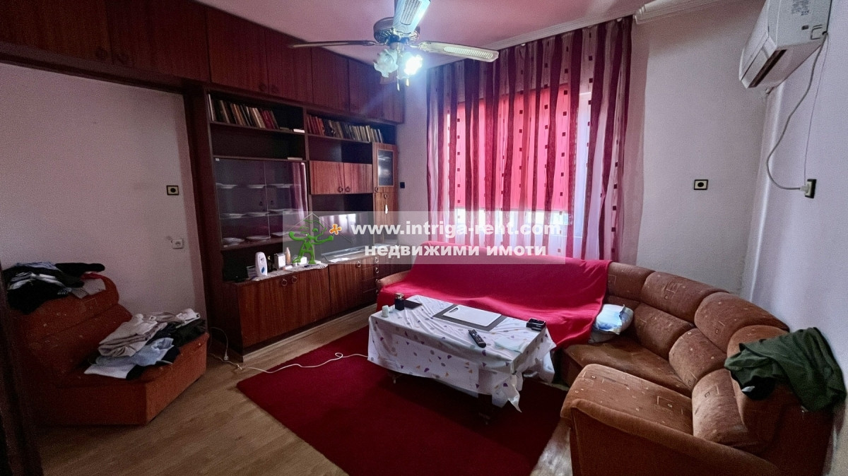 №4089 Двустаен, монолитен апартамент за продажба в квартал Училищни, Хасково.