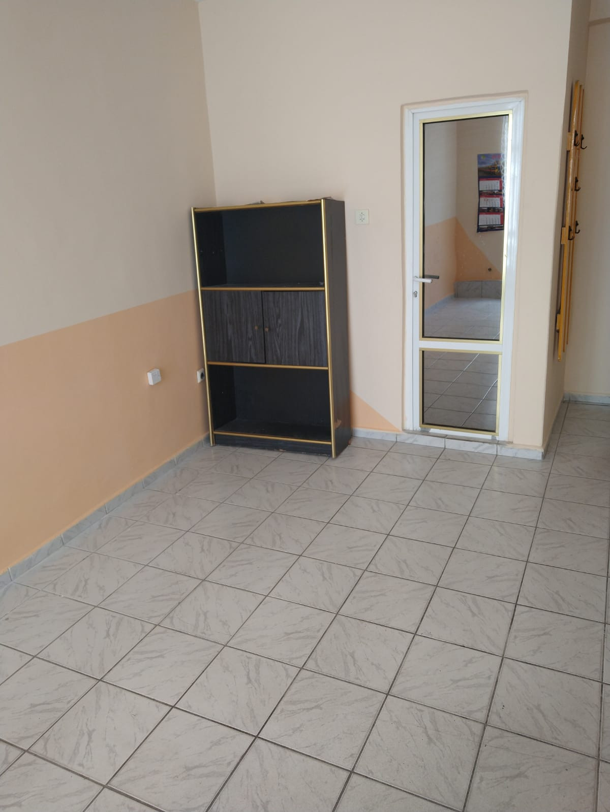 Офис/Студио под наем в топ Центъра на гр.Хасково